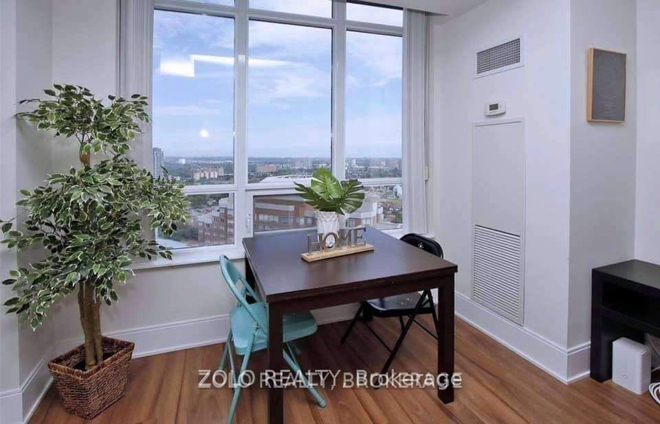 330 Burnhamthorpe Rd W, #2808
