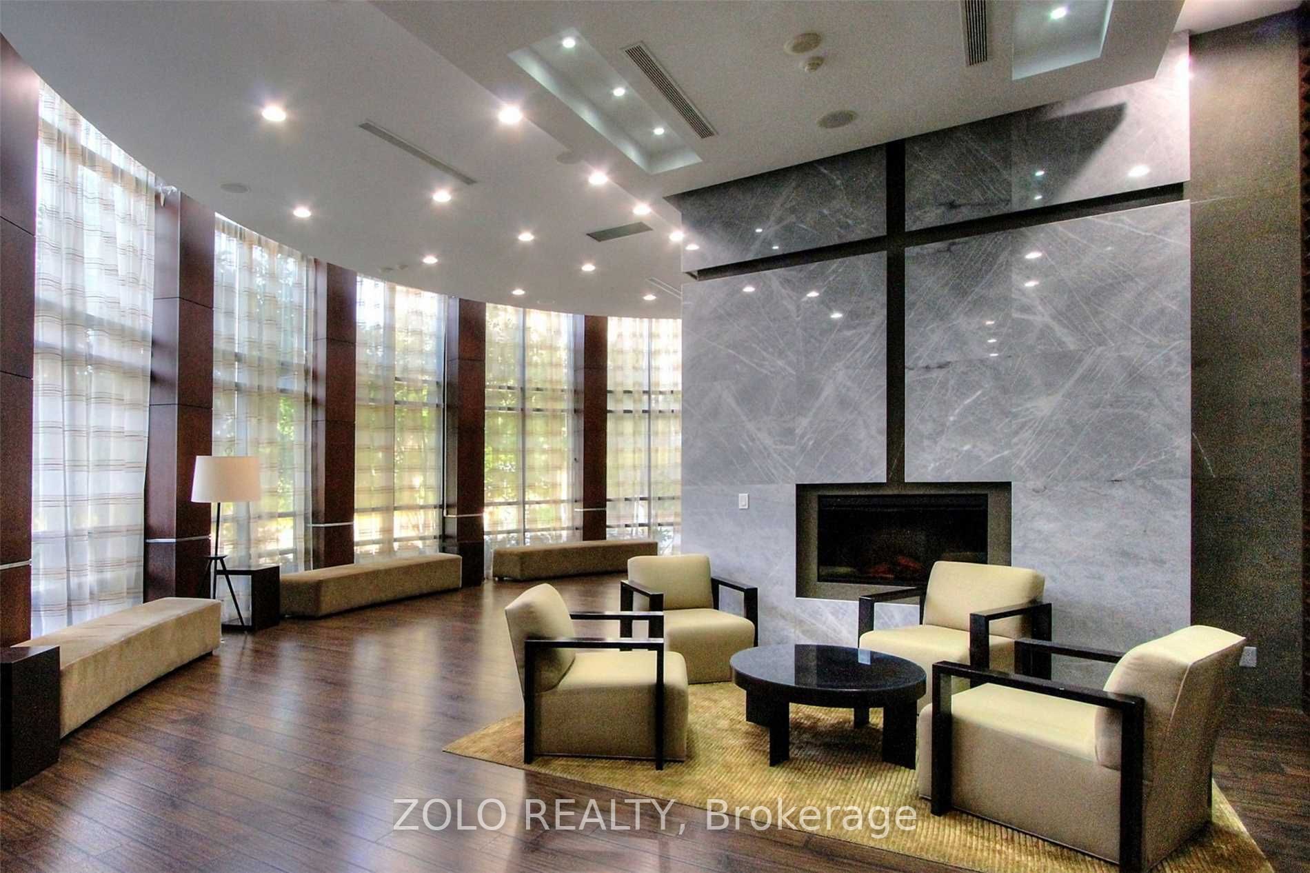 330 Burnhamthorpe Rd W, #2808