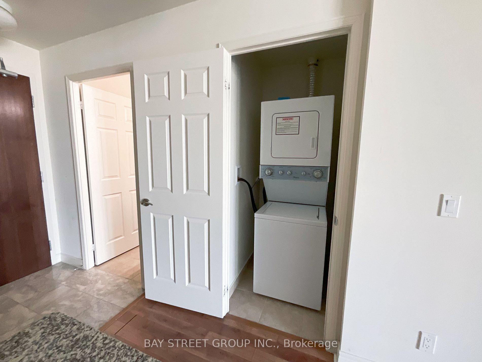 339 Rathburn Rd W, #2002