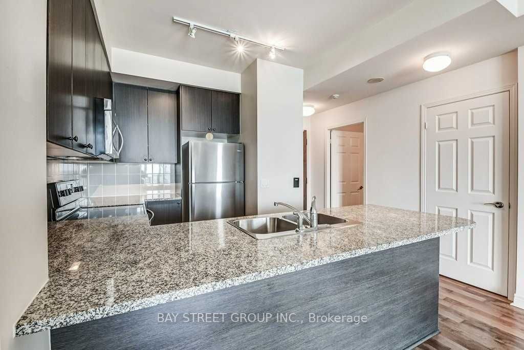 339 Rathburn Rd W, #2002