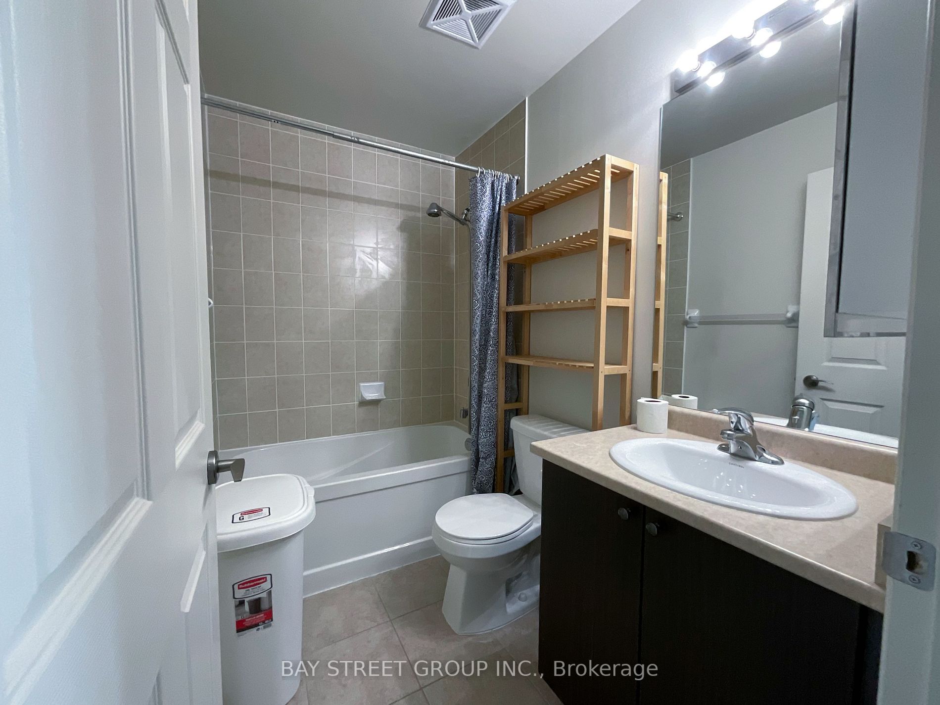339 Rathburn Rd W, #2002
