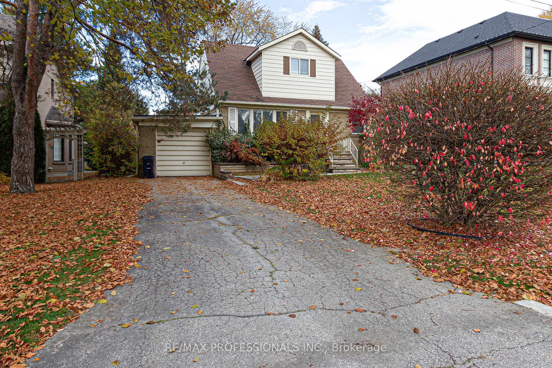 10 Graywood Dr