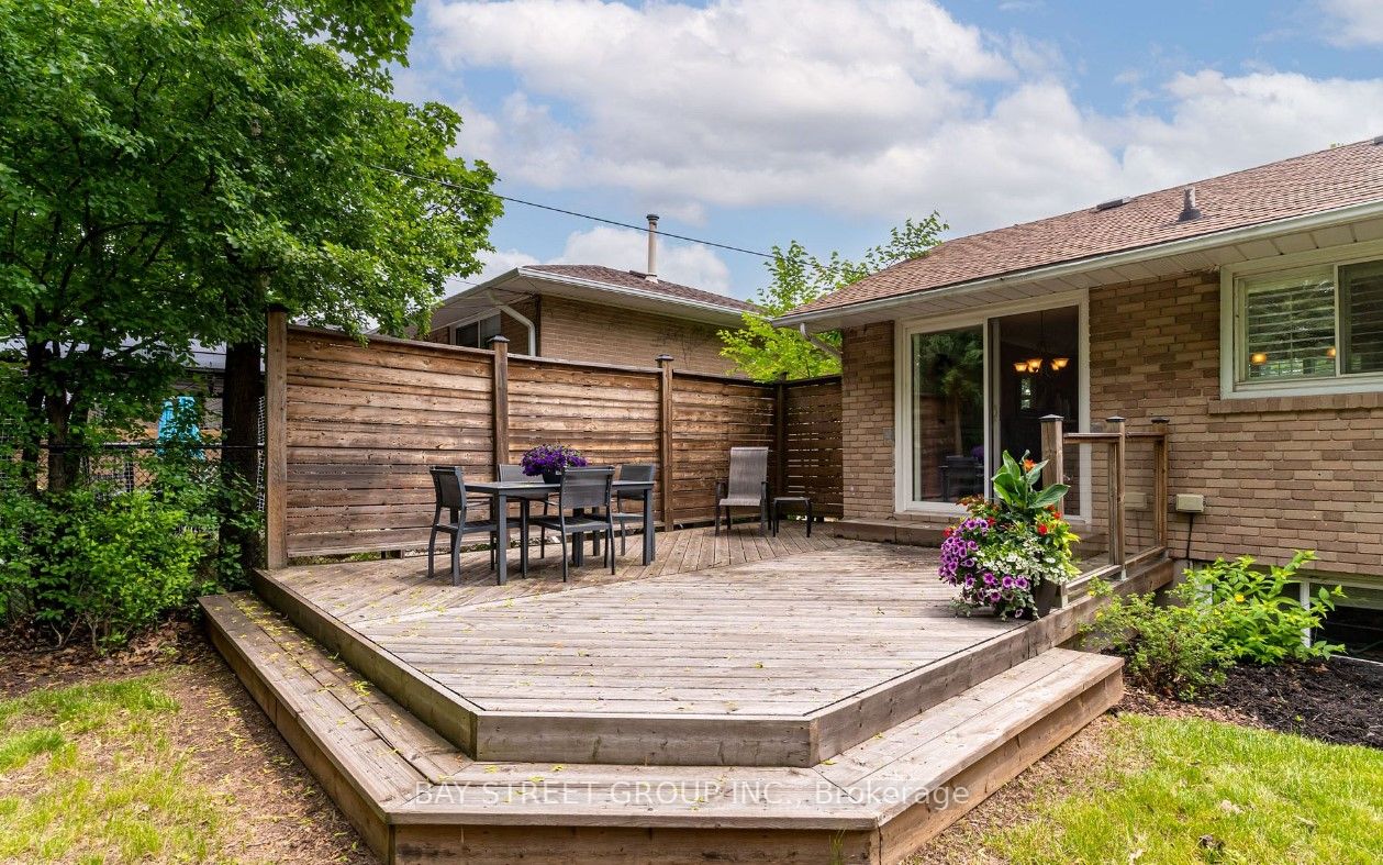 49 Rayne Ave