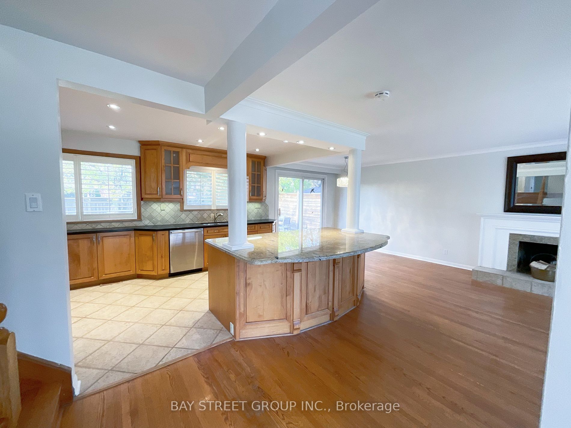 49 Rayne Ave
