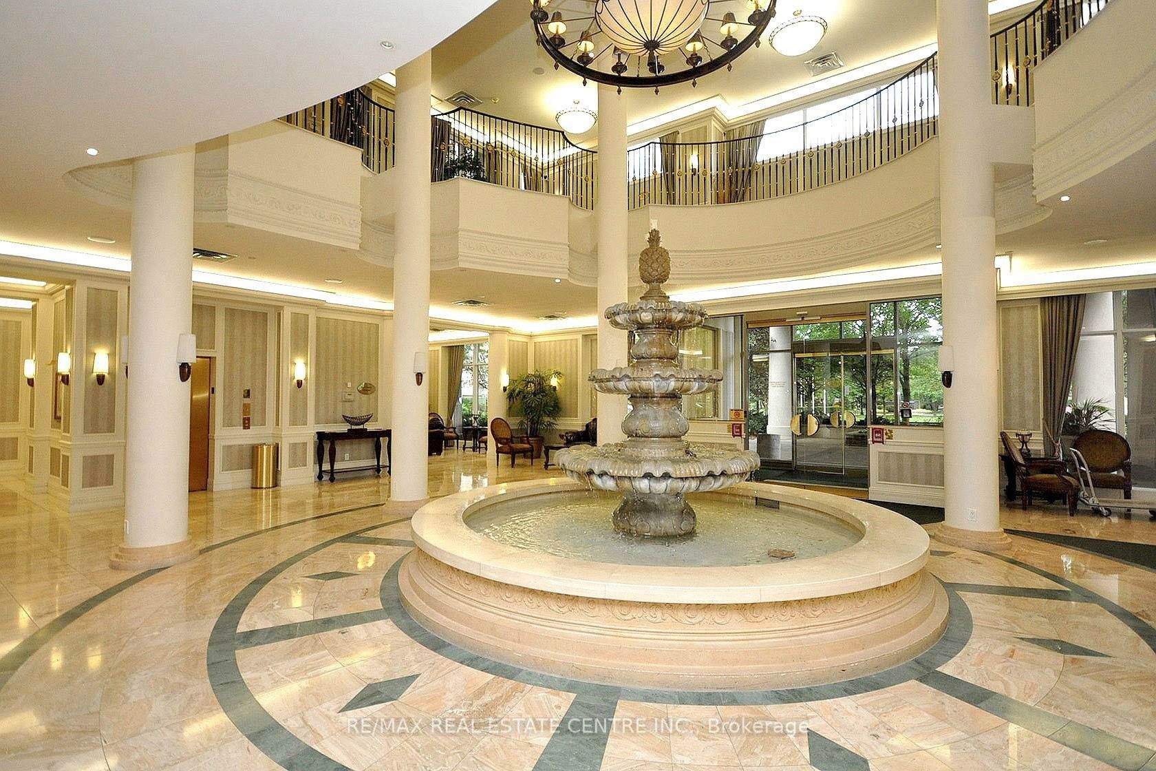 35 Kingsbridge Garden Circ, #2013