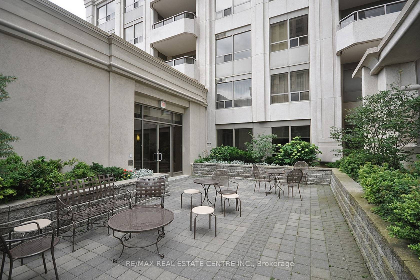35 Kingsbridge Garden Circ, #2013