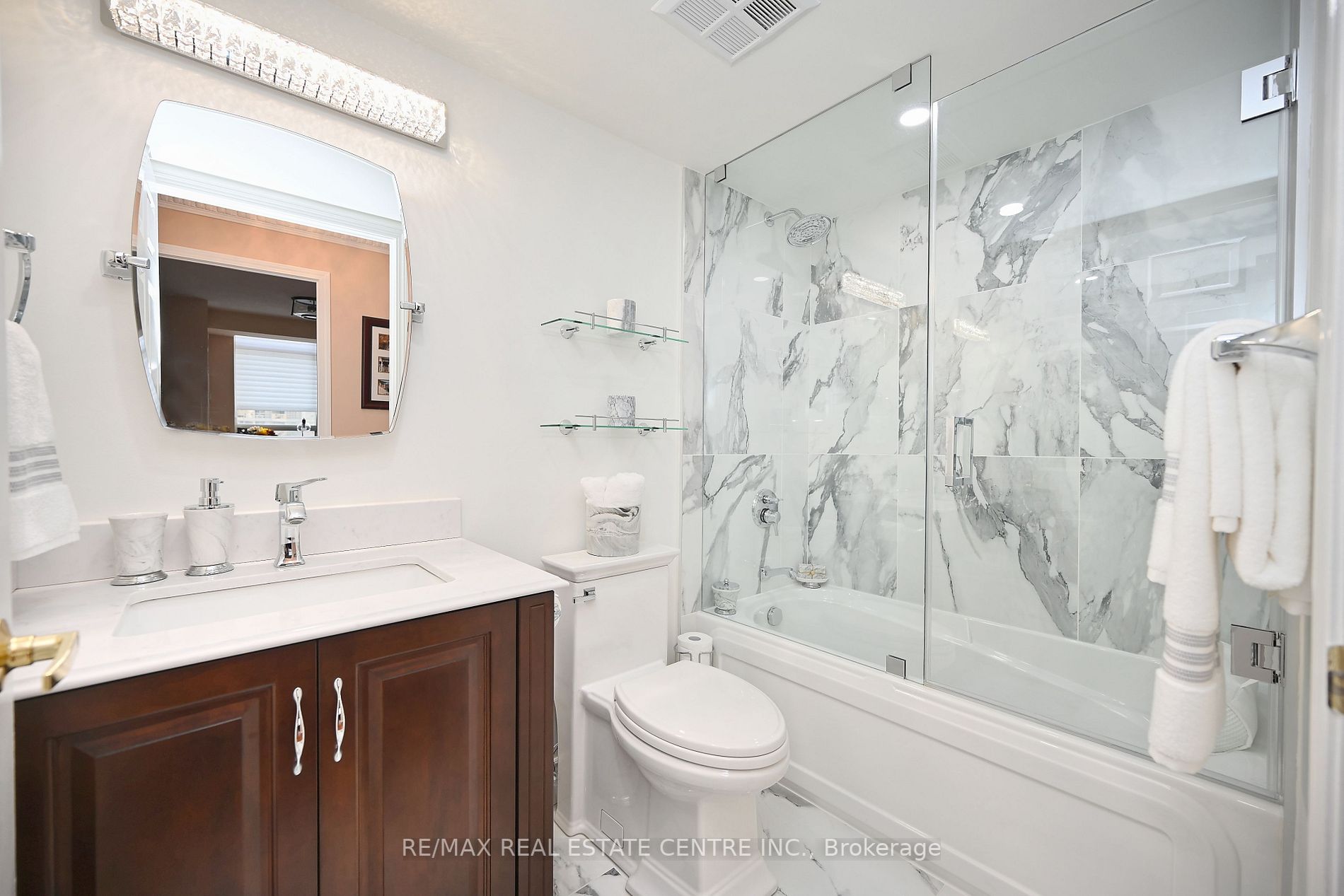 35 Kingsbridge Garden Circ, #2013