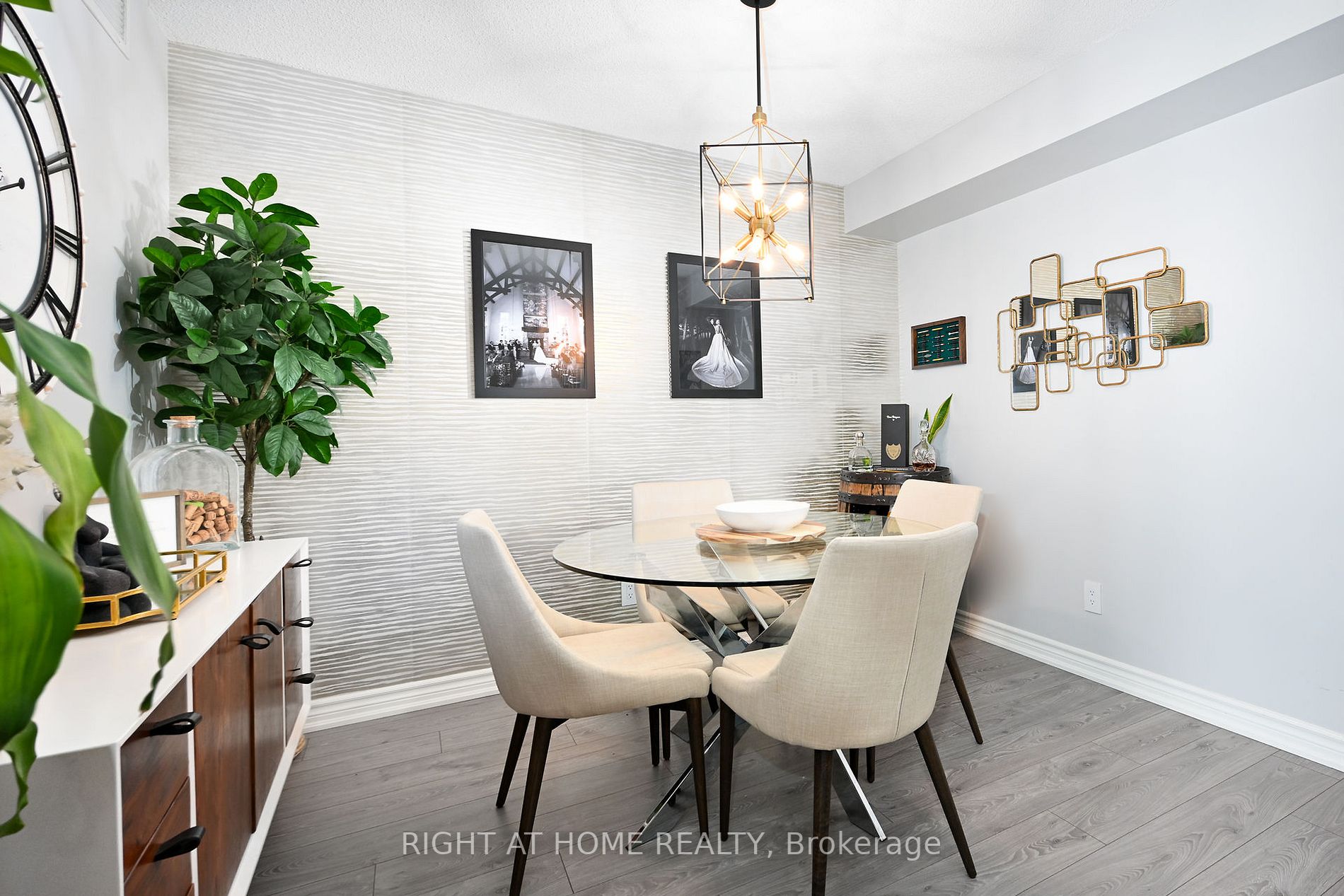 190 Manitoba St, #805