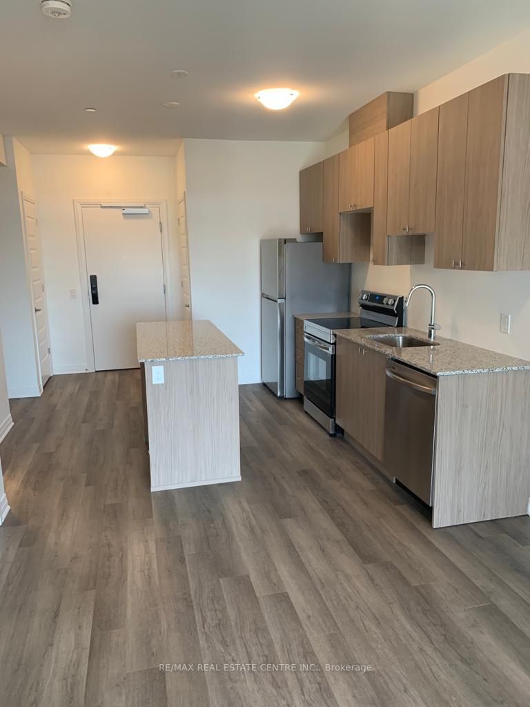 460 Gordan Krantz Ave, #305