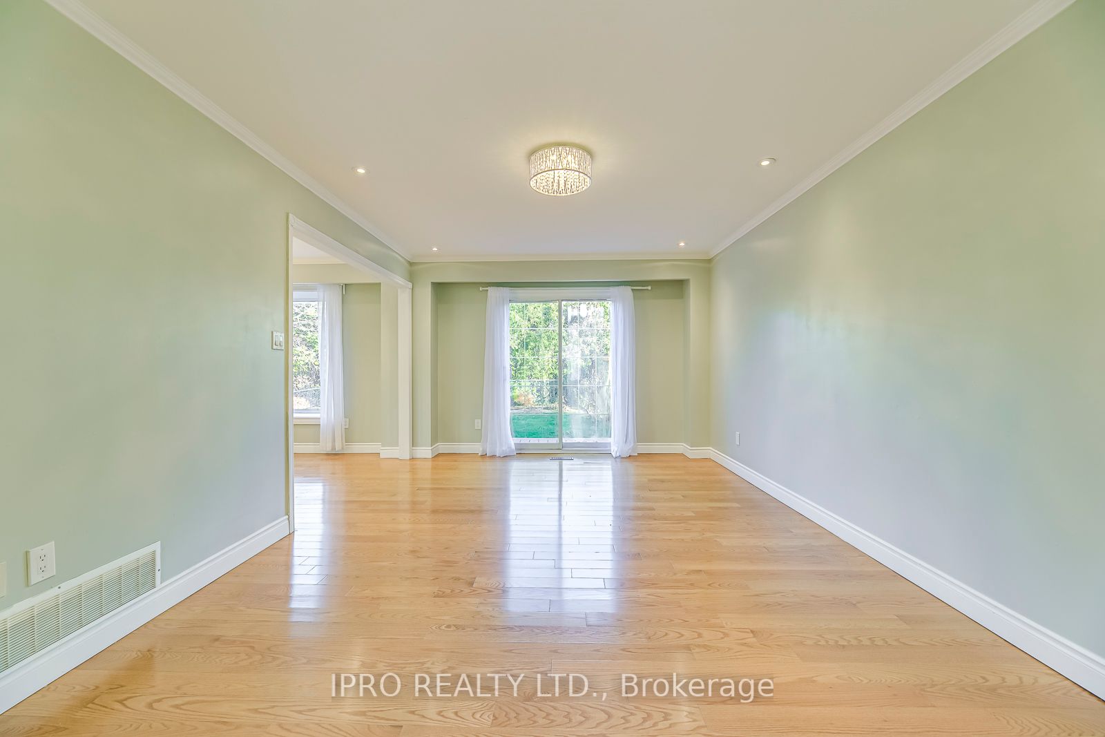 1503 Lancaster Dr