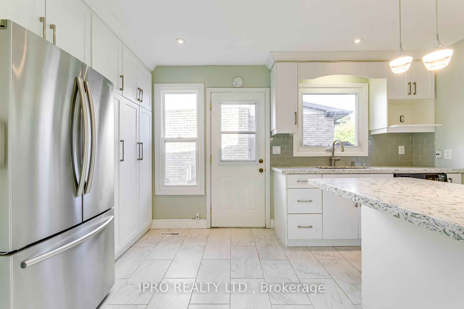 1503 Lancaster Dr