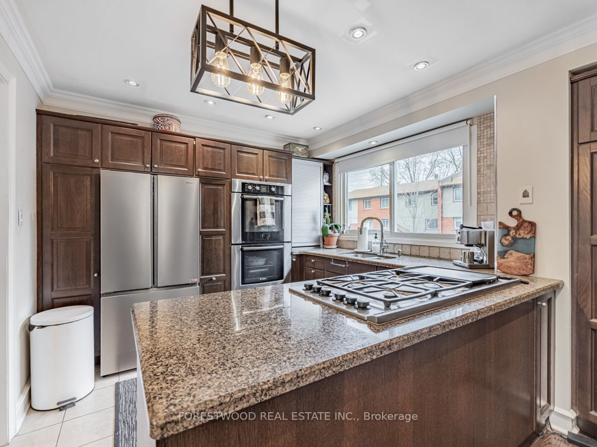 1764 Rathburn Rd E, #46