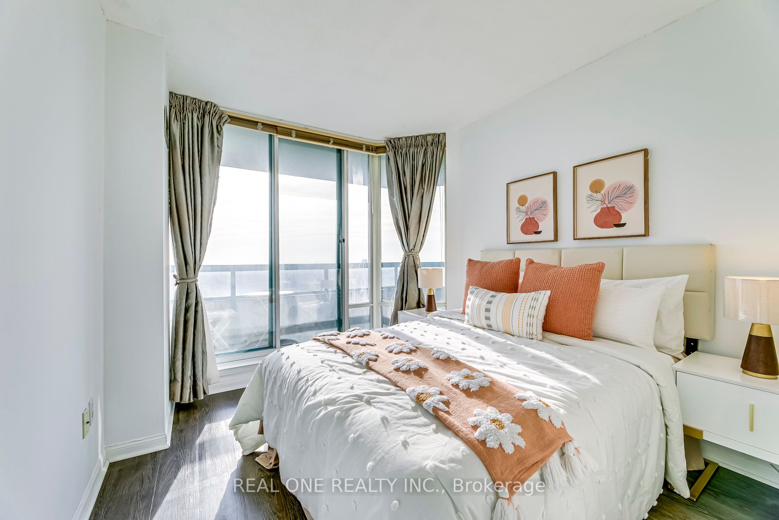 550 Webb Dr, #1008