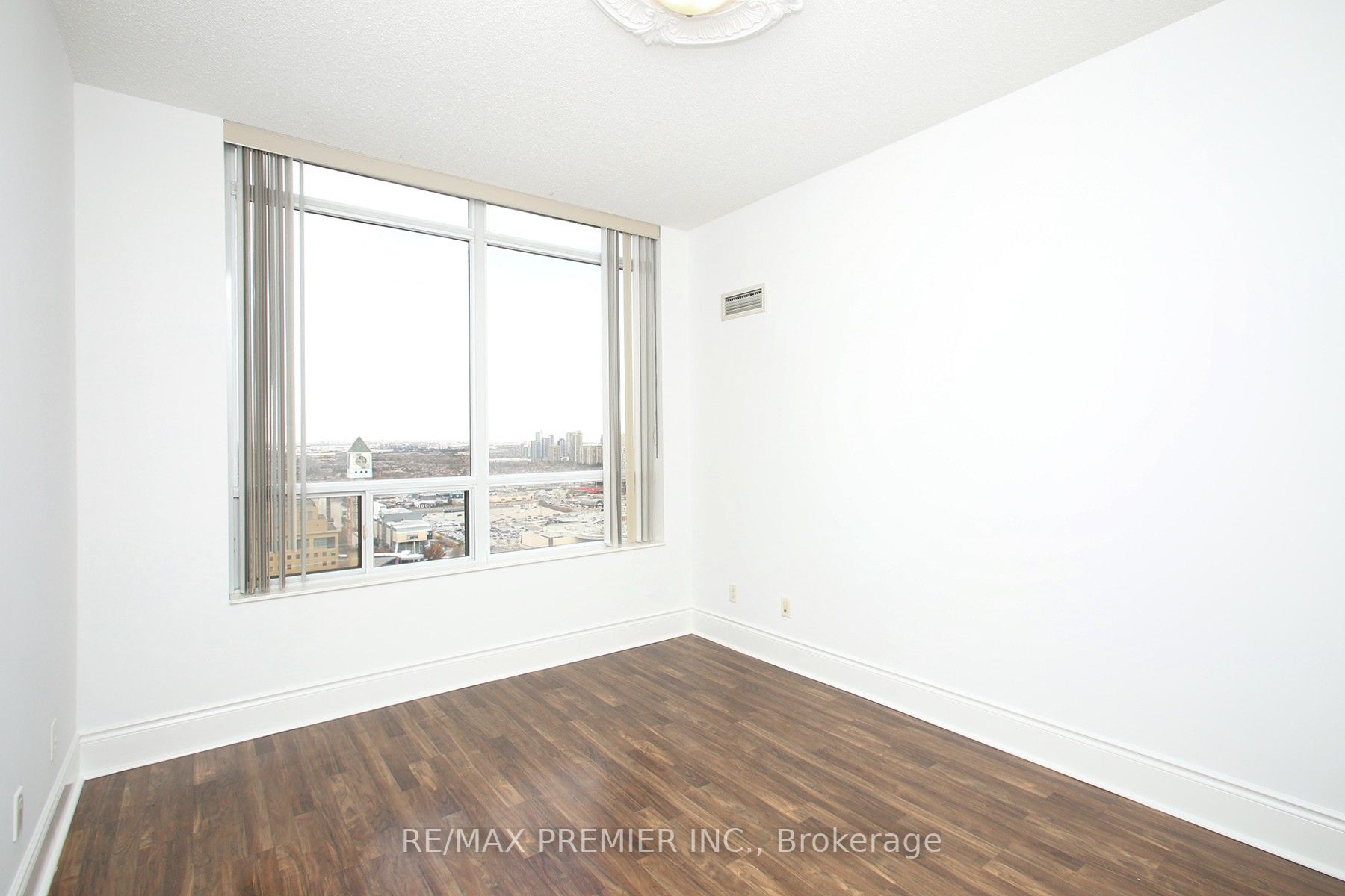 310 Burnhamthorpe Rd, #Ph 3