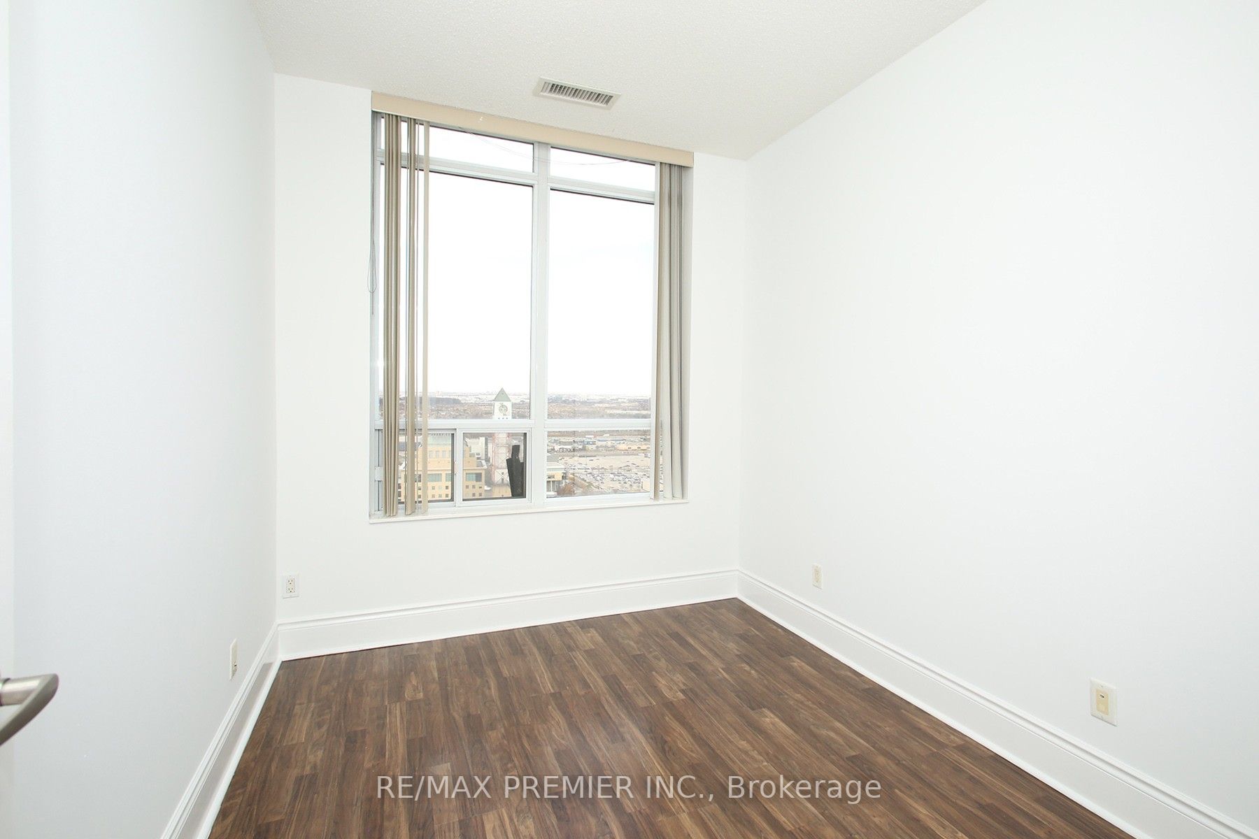 310 Burnhamthorpe Rd, #Ph 3