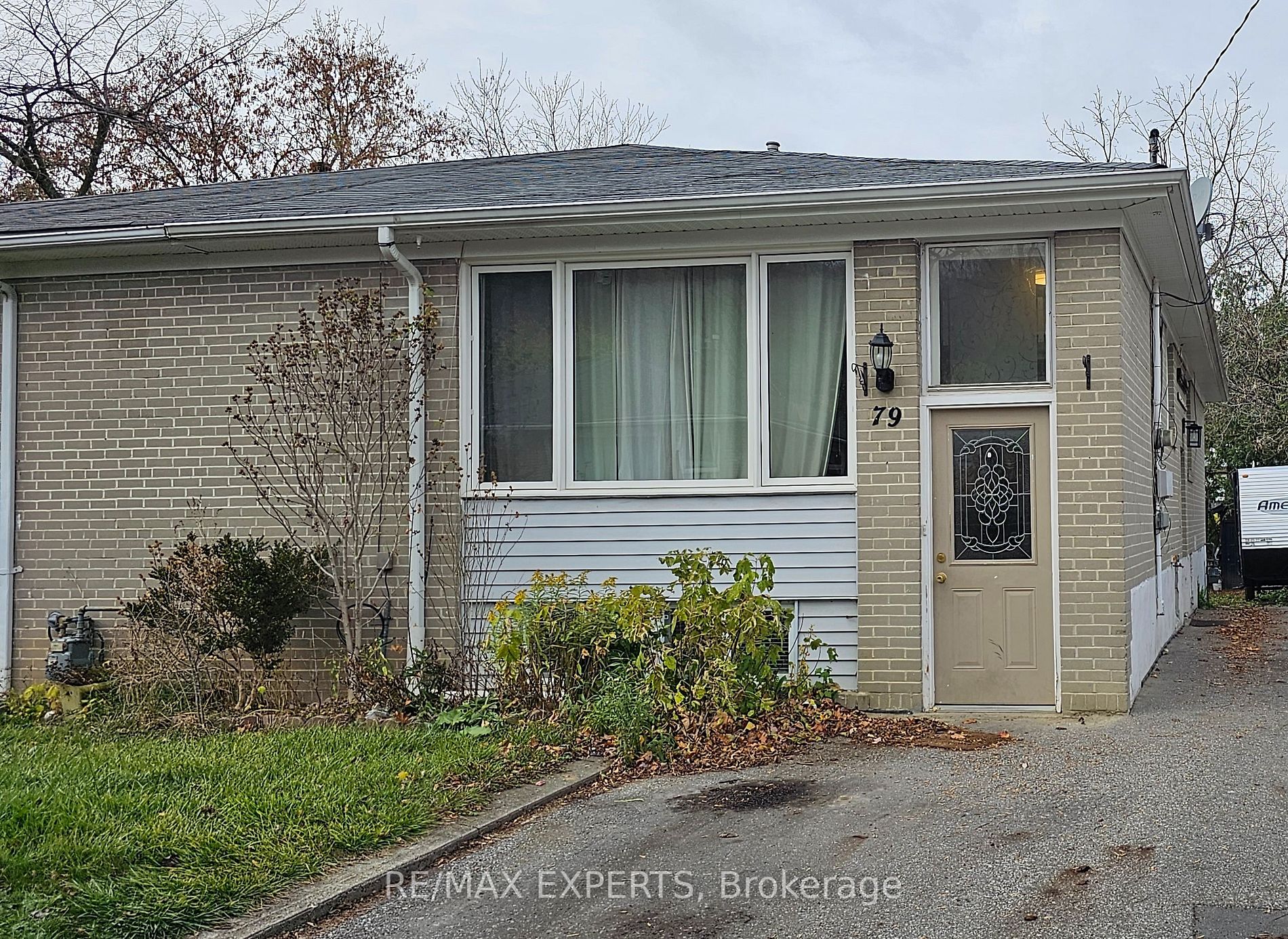 79 Louisa St