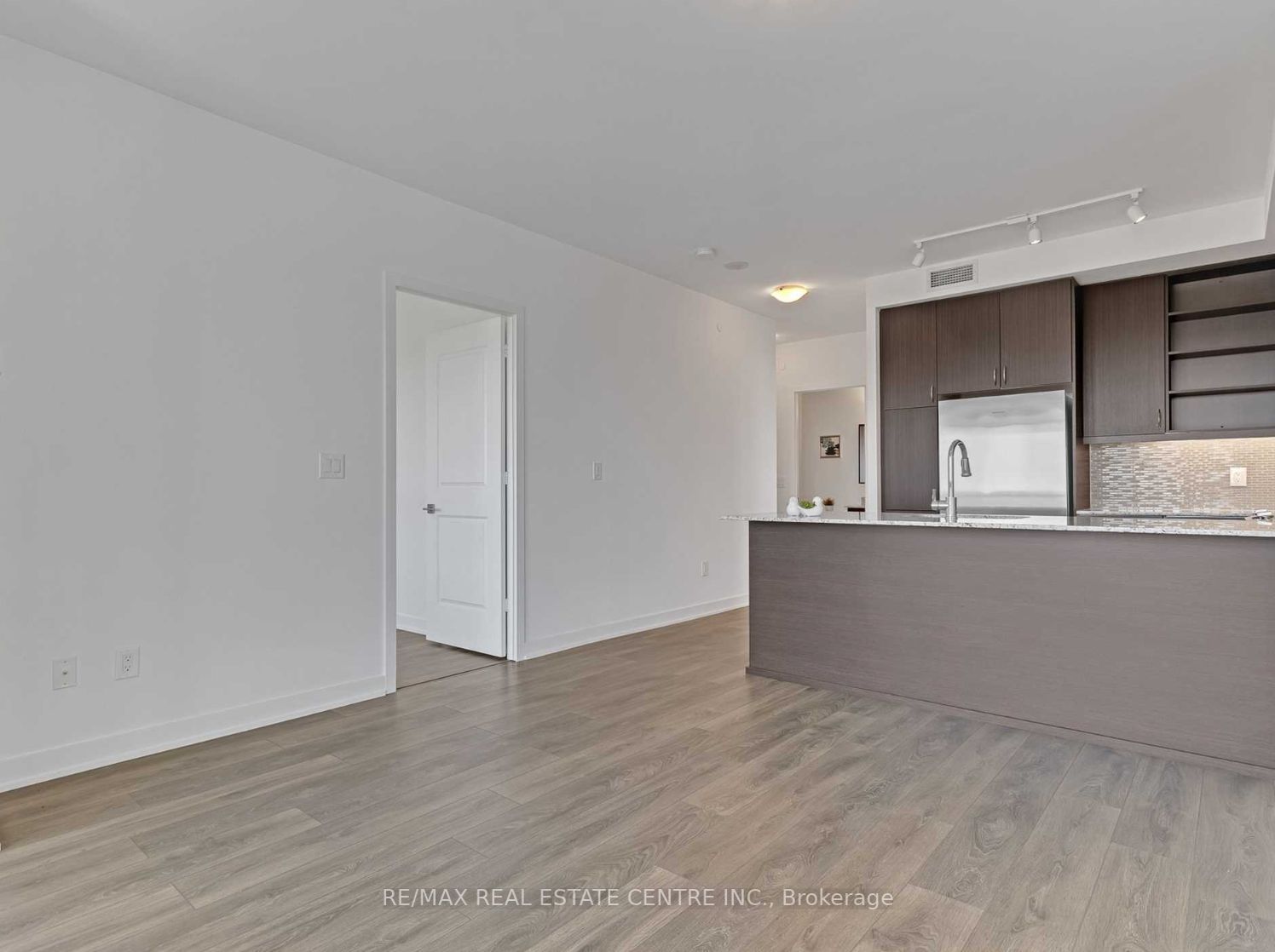 4633 Glen Erin Dr, #1504