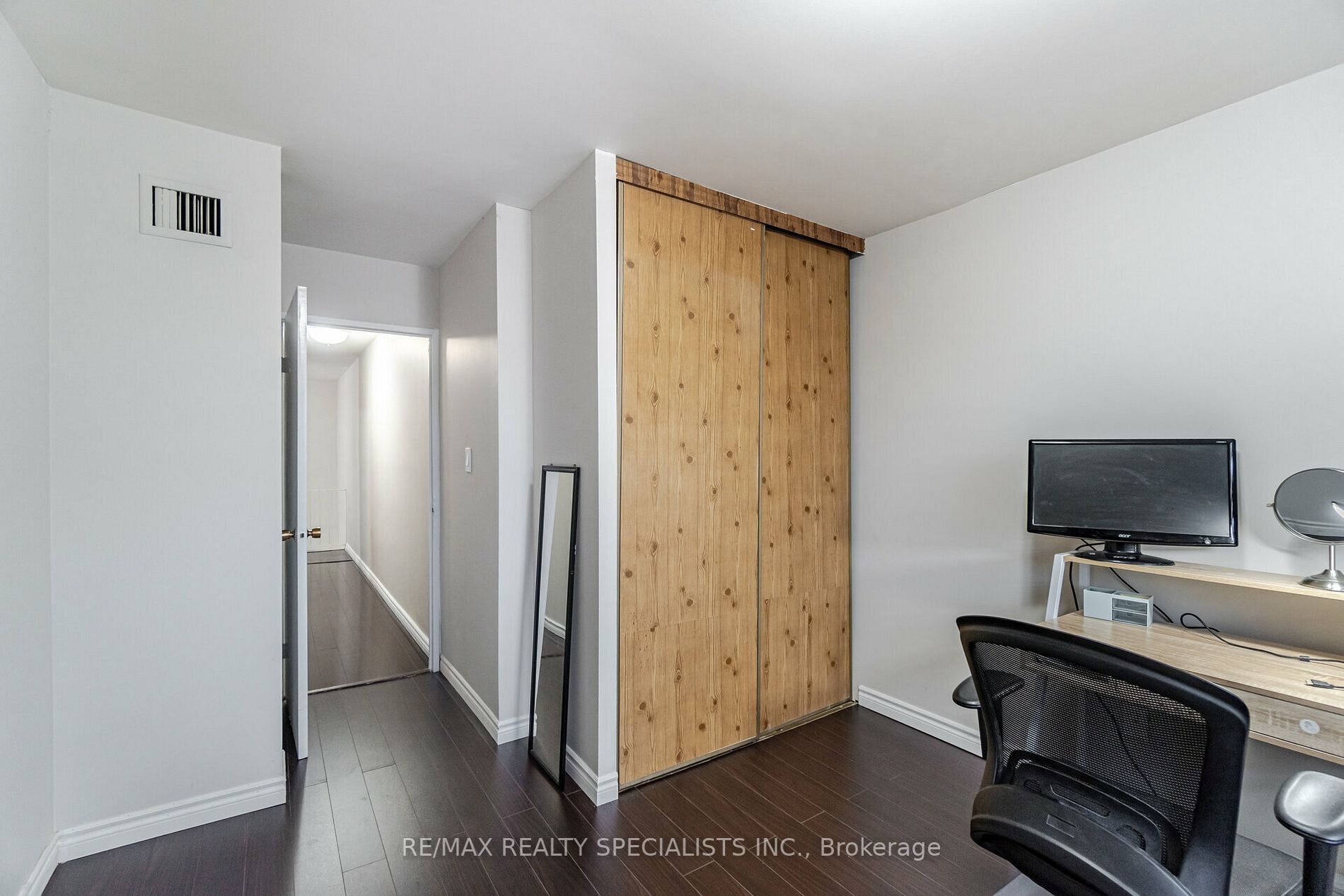 3025 The Credit Woodlands Dr N, #123