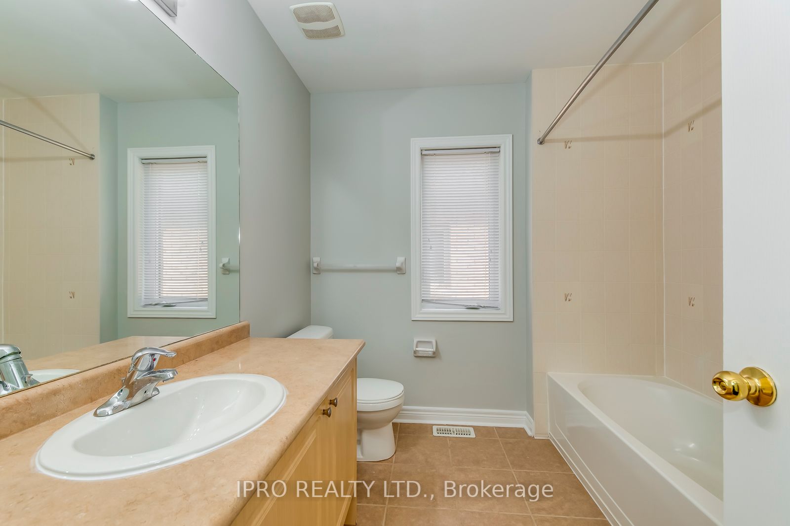 368 Landsborough Ave