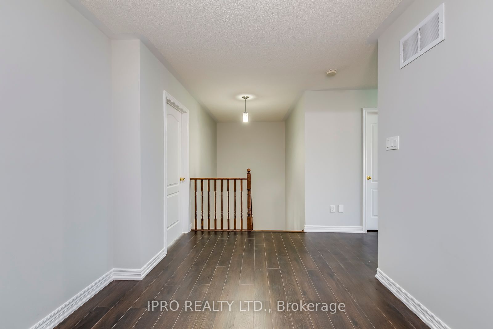 368 Landsborough Ave