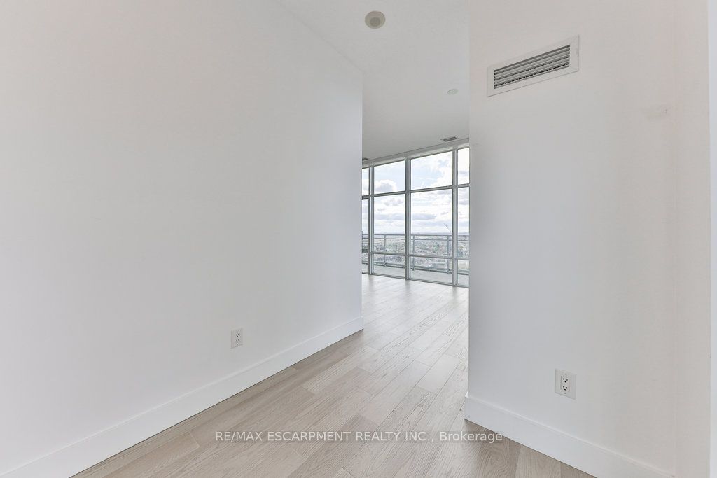 365 PRINCE OF WALES Drive #2208