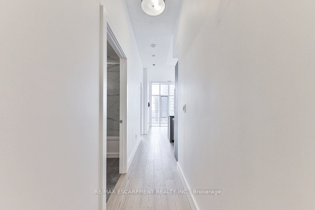 365 PRINCE OF WALES Drive #2208