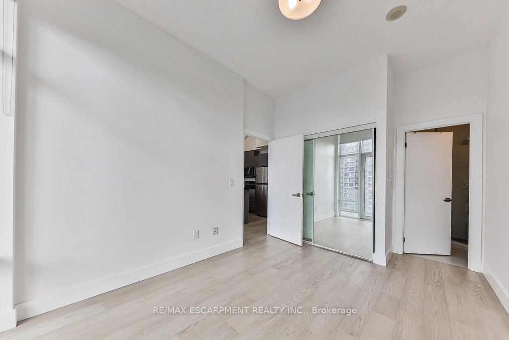 365 PRINCE OF WALES Drive #2208