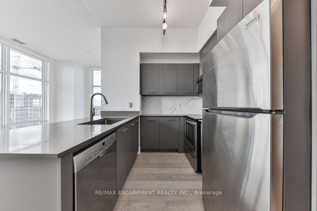 365 PRINCE OF WALES Drive #2208