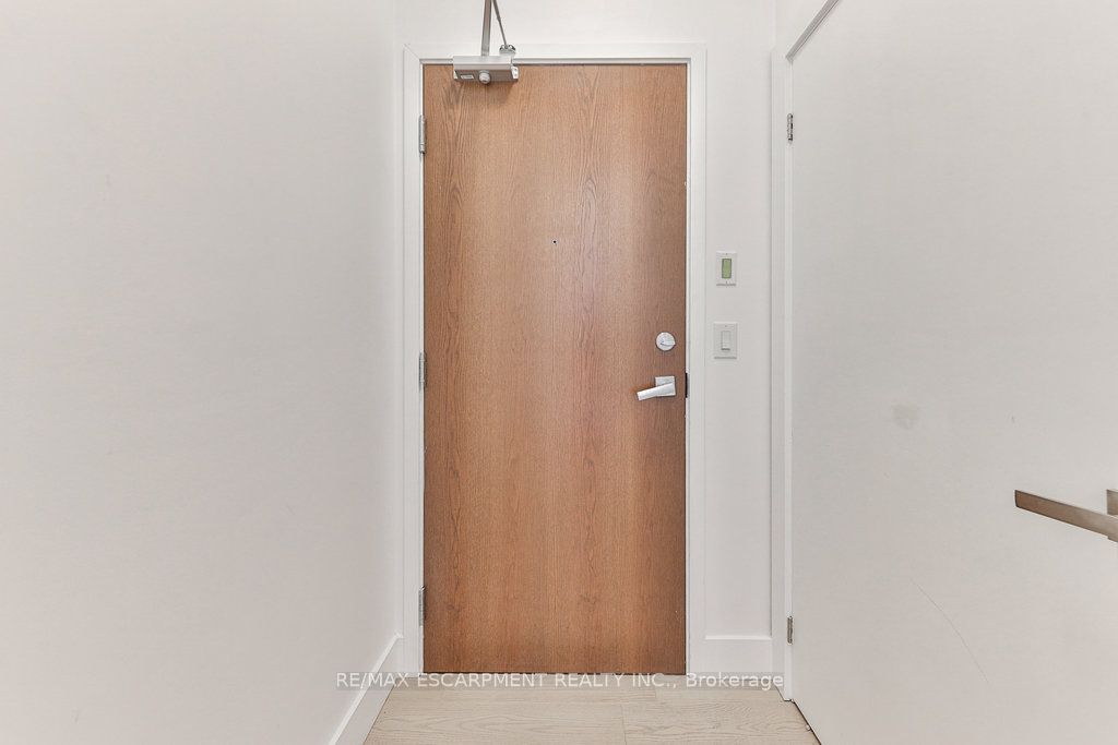 365 PRINCE OF WALES Drive #2208