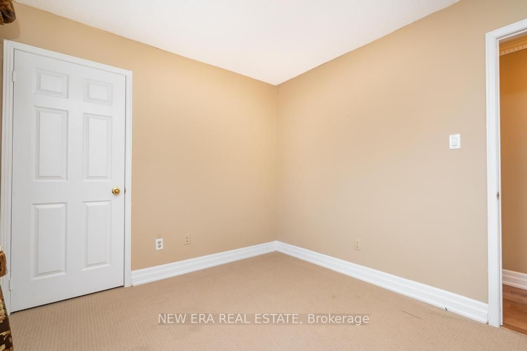 5015 Natkarni Cres