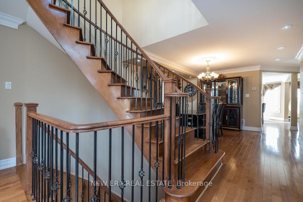 5015 Natkarni Cres