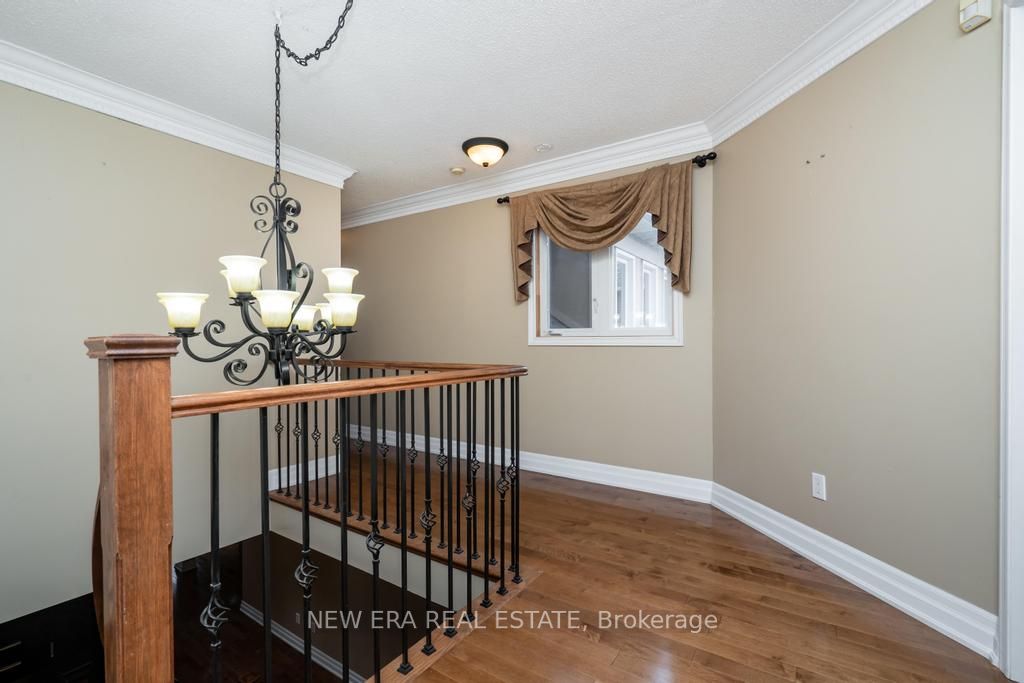 5015 Natkarni Cres