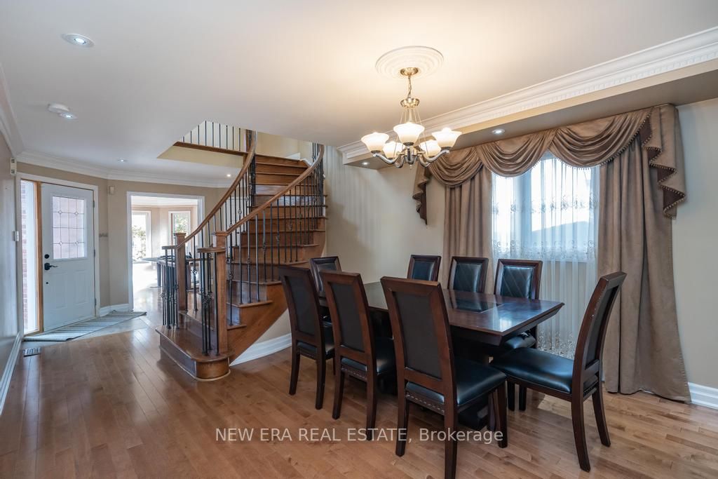 5015 Natkarni Cres