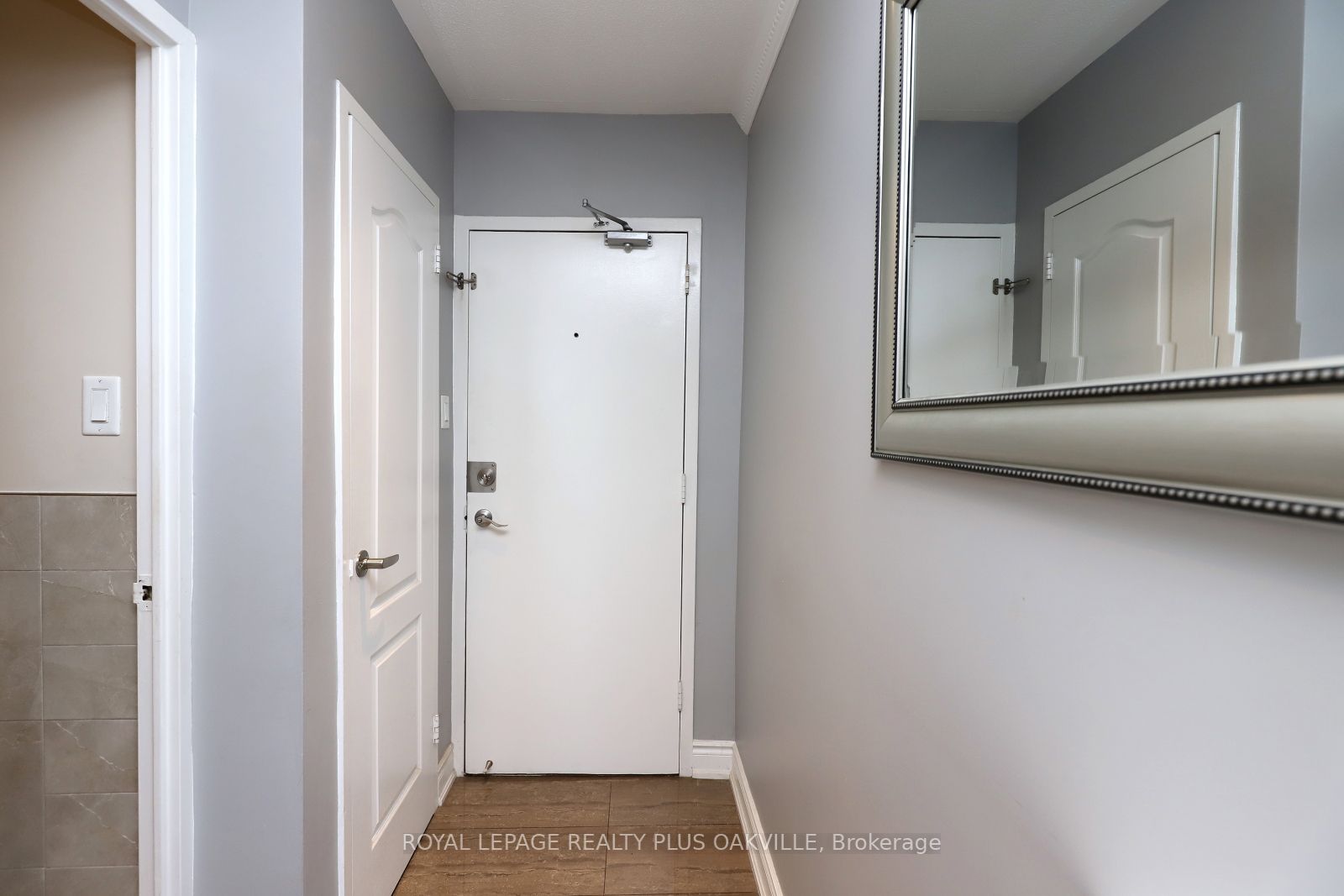 3105 Queen Frederica Dr, #504