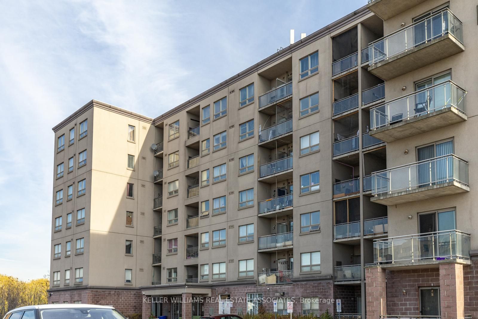 7405 Goreway Dr, #612