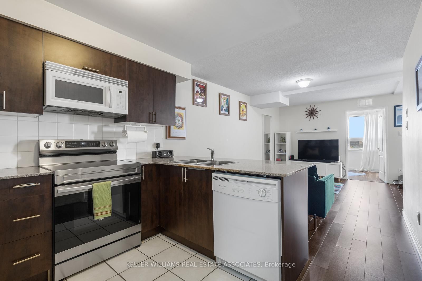 7405 Goreway Dr, #612
