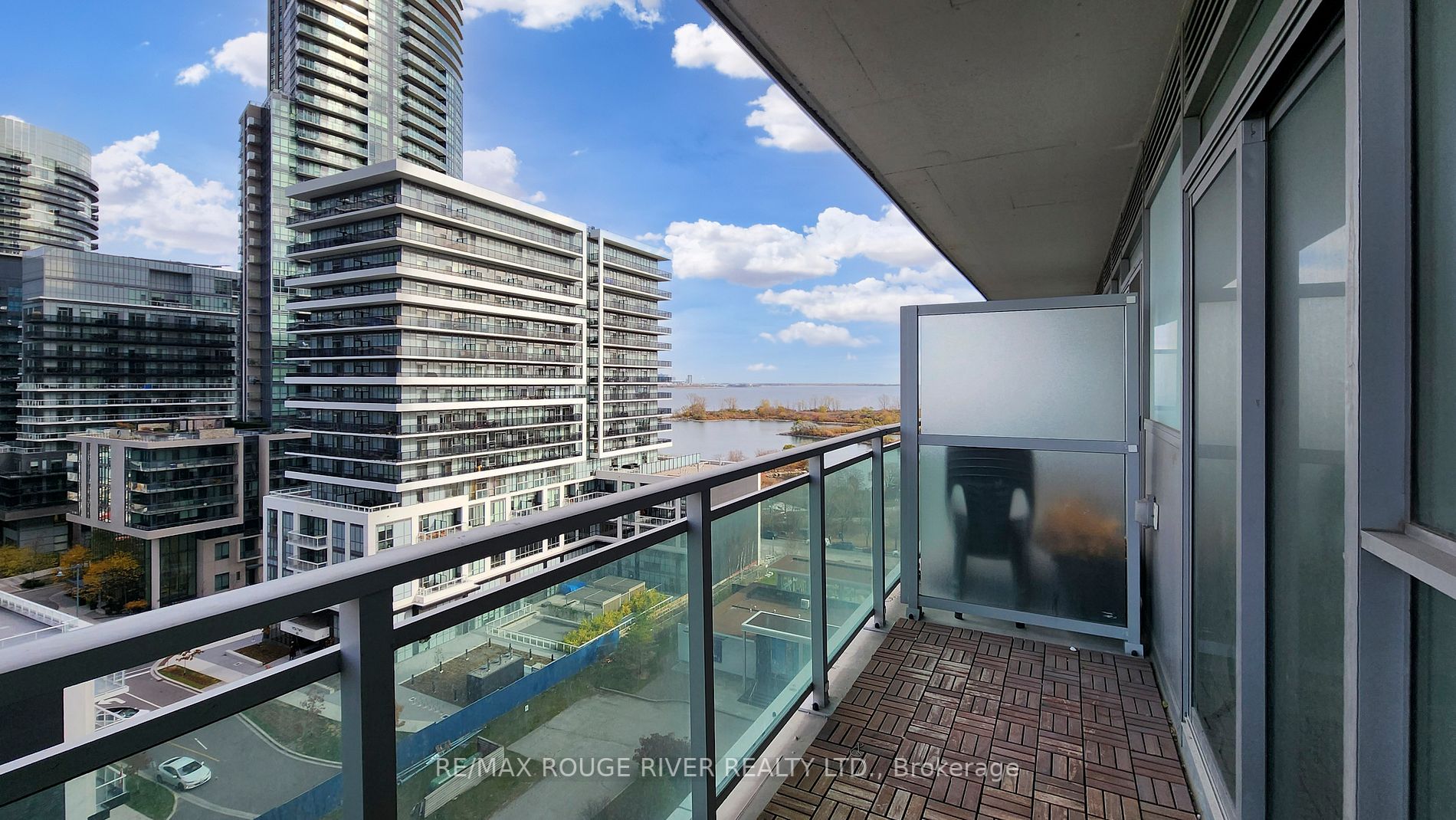 33 Shore Breeze Dr, #906
