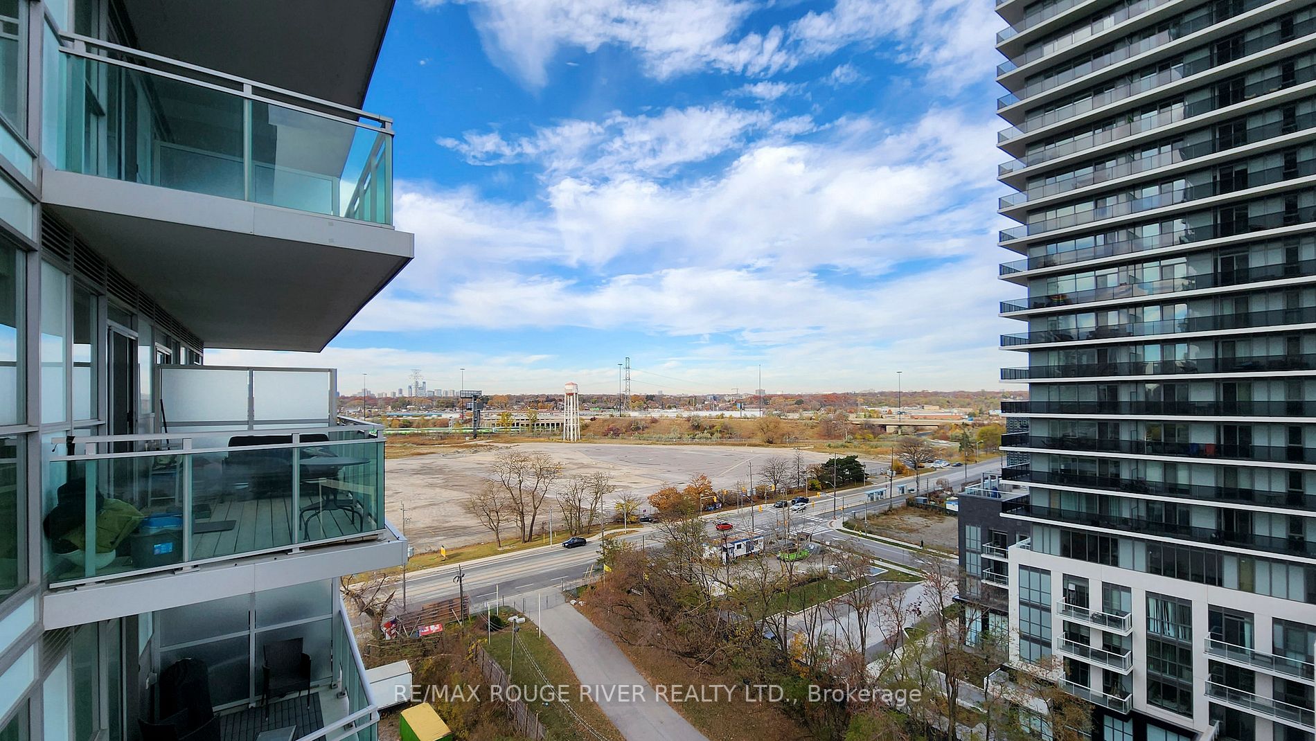 33 Shore Breeze Dr, #906