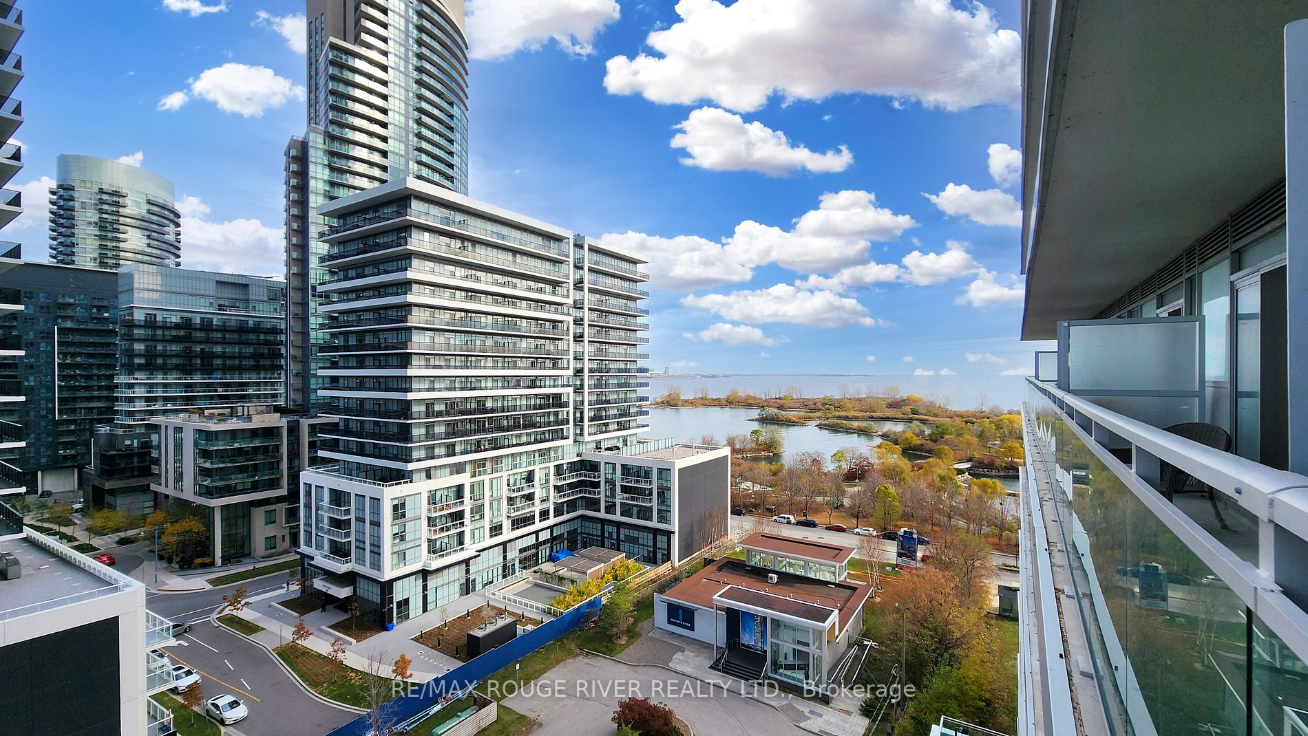 33 Shore Breeze Dr, #906