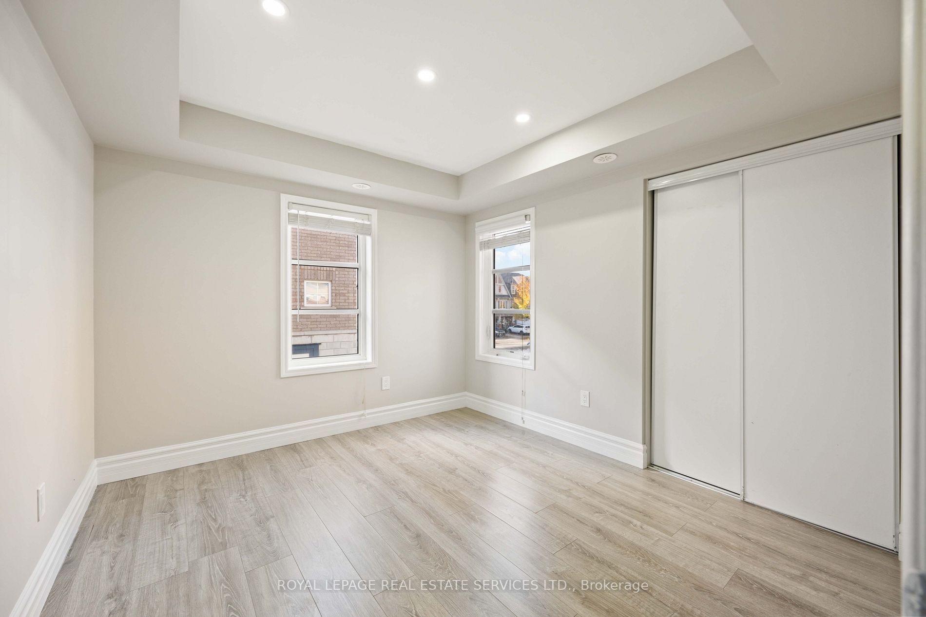 50 Baycliffe Cres