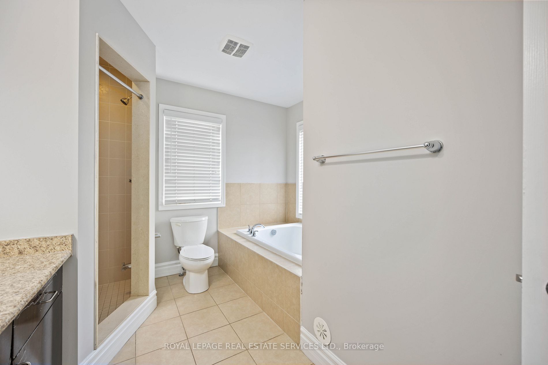 50 Baycliffe Cres