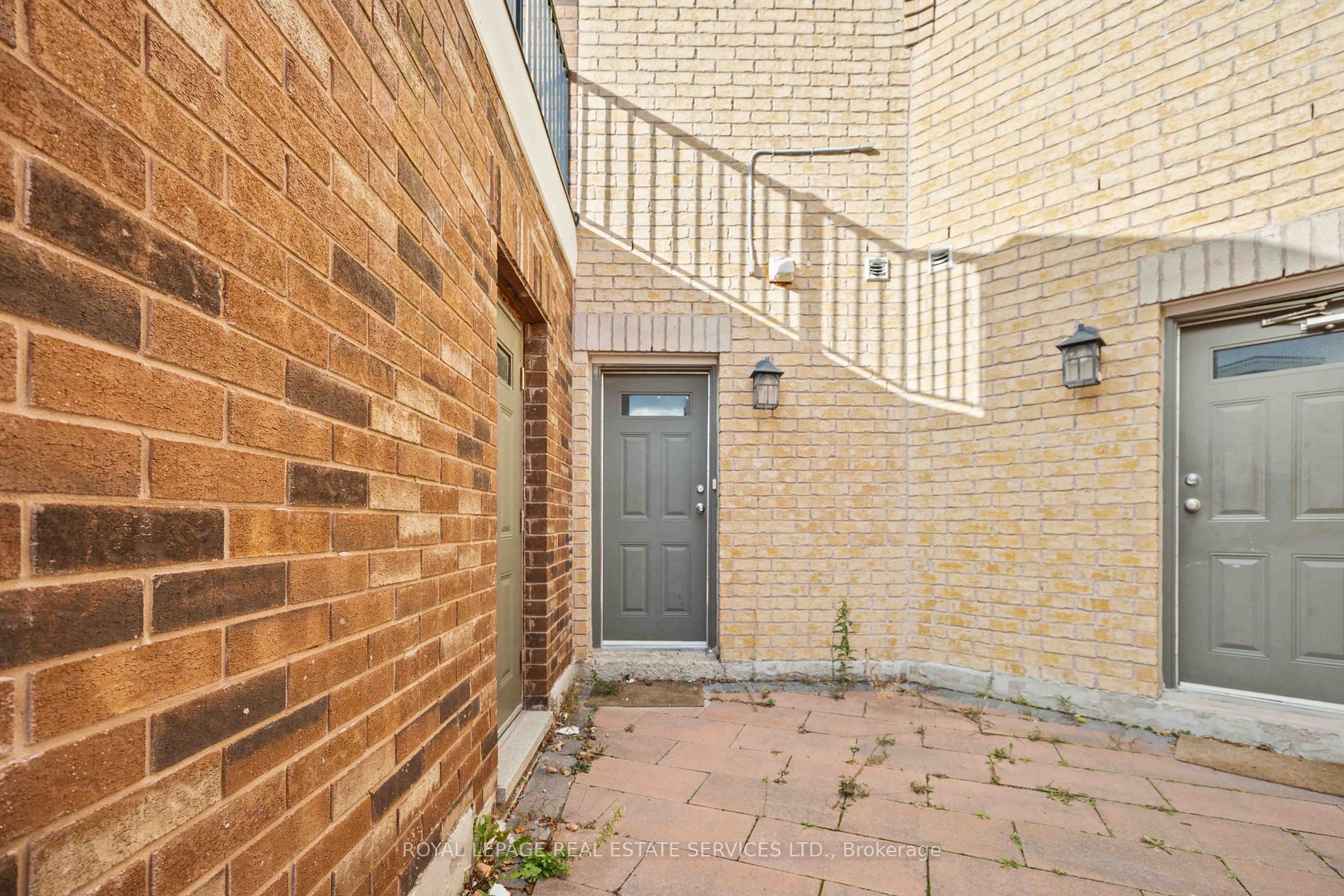 50 Baycliffe Cres