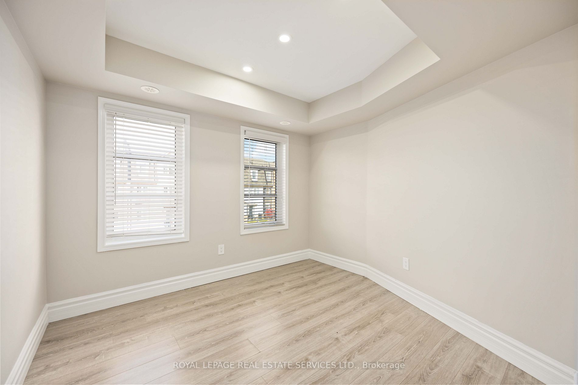 50 Baycliffe Cres