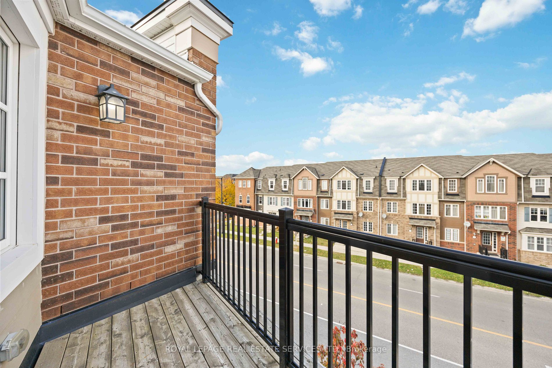 50 Baycliffe Cres