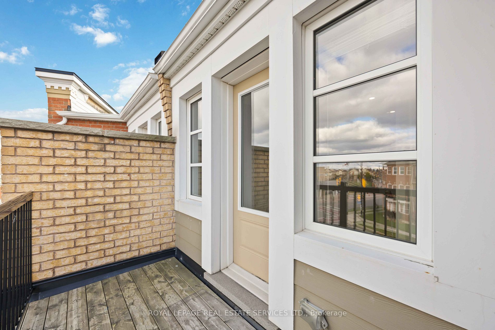 50 Baycliffe Cres
