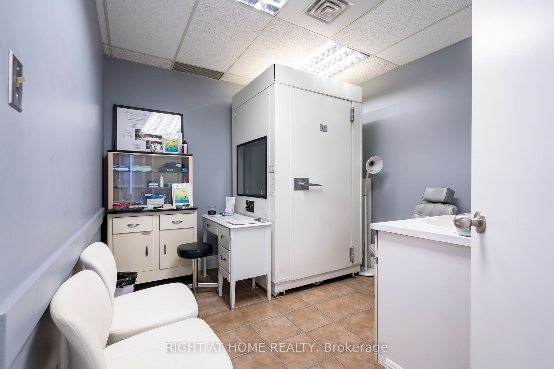 2100 Finch Ave W, #107