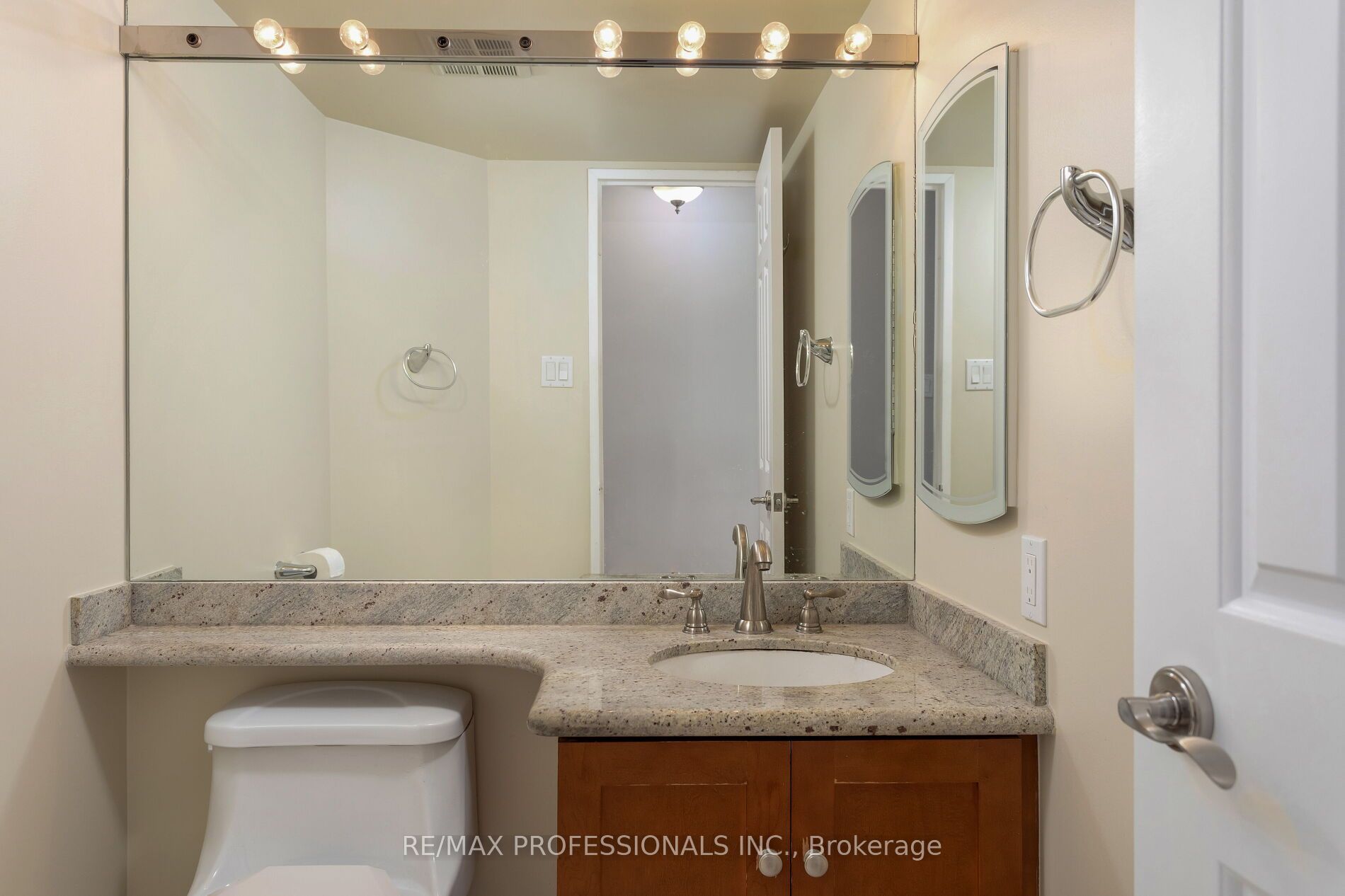 1300 Islington Ave, #605