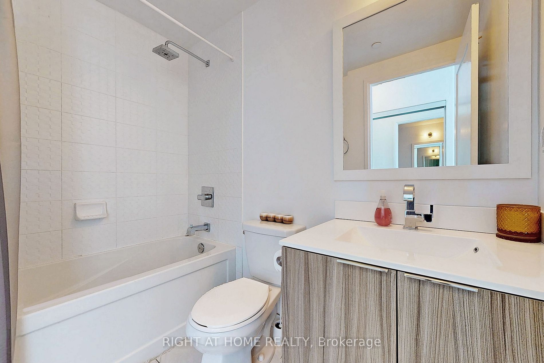 56 Annie Craig Dr, #4101