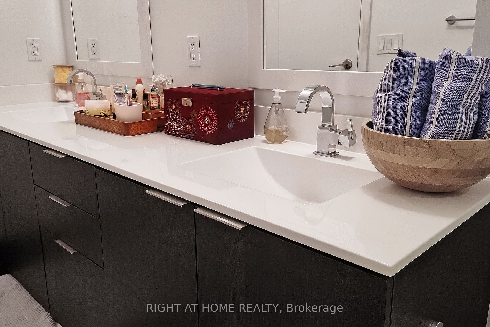 56 Annie Craig Dr, #4101