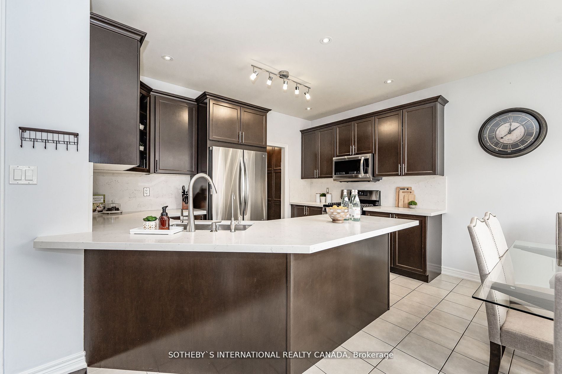 41 Amaryllis Dr